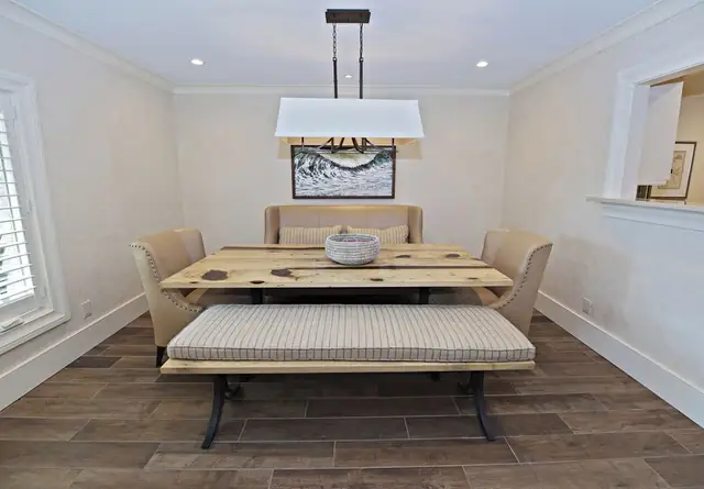 Dining area at Clipper Court 800
