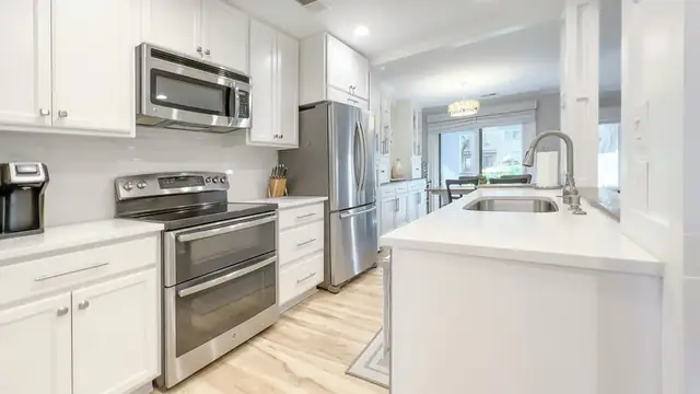 Kitchen at Clipper Court 804