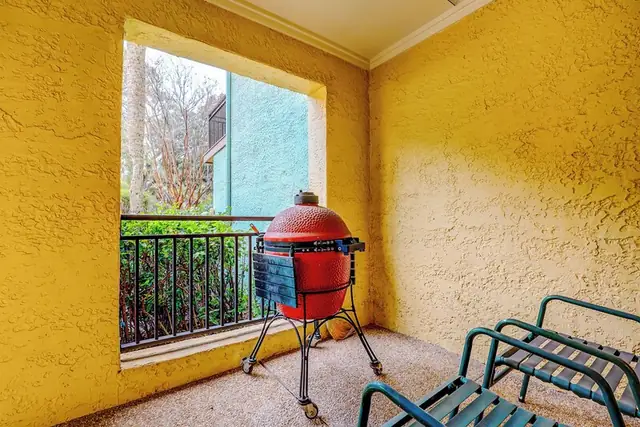 Balcony at Clipper Court 814
