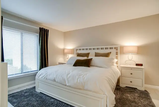 Bedroom at Clipper Court 816