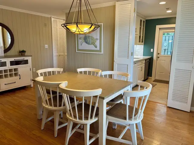 Dining area at Fairway Lane Villas 64