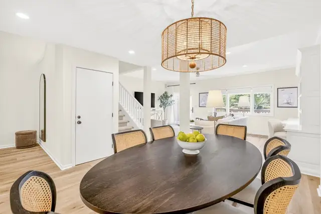 Dining area at Gleneagle Green 2544