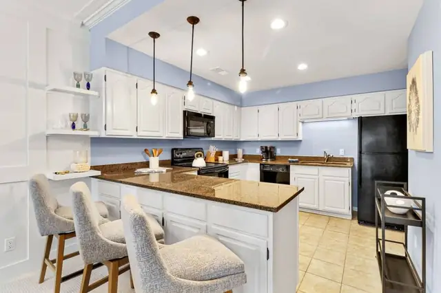Kitchen at Harbour South Club 1102