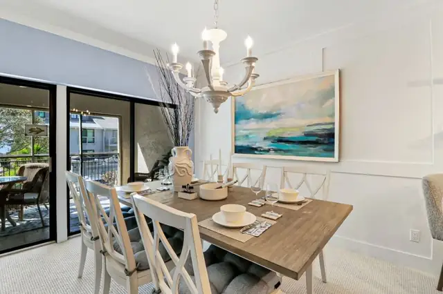 Dining area at Harbour South Club 1102