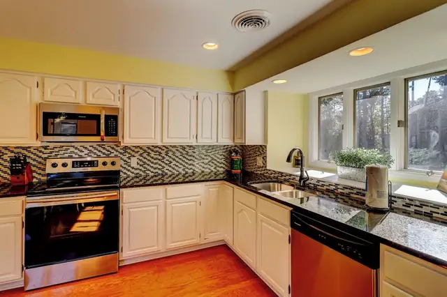 Kitchen at Harbour South Club 1100