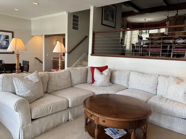 Living room at Harbour South Club 1116