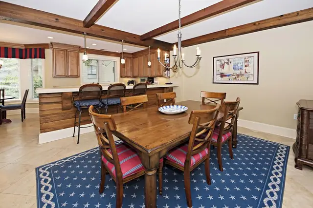 Dining area at Harbour South Club 1116