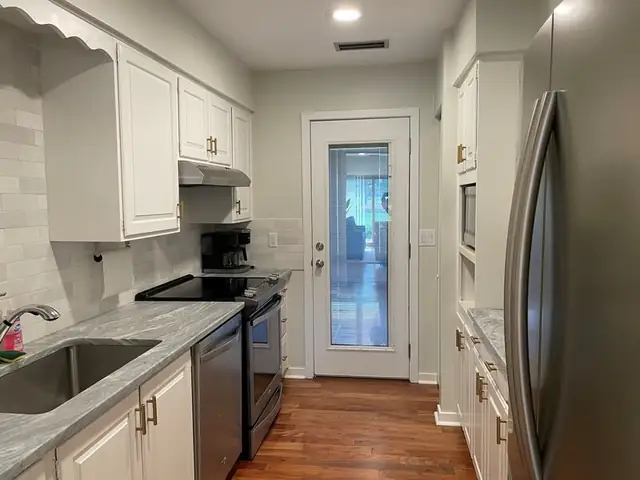 Kitchen at Harbourwood 149