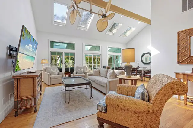 Living room of this home in Sea Pines