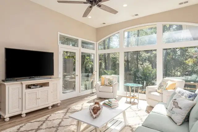 Living room of this home in Sea Pines