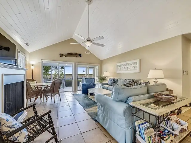 Living room of this home in Sea Pines