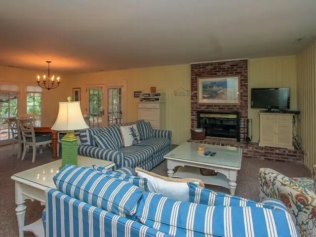 Living room of this home in Sea Pines