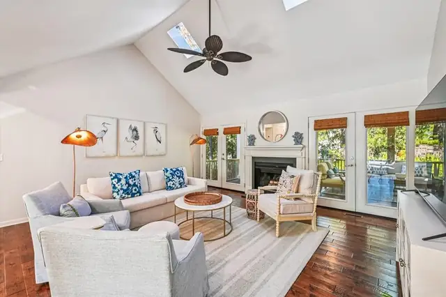 Living room of this home in Sea Pines