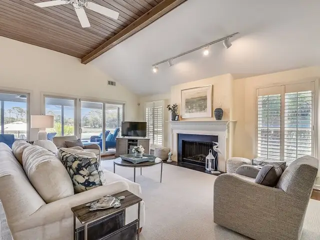 Living room of this home in Sea Pines