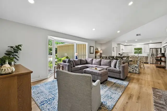 Living room of this home in Sea Pines