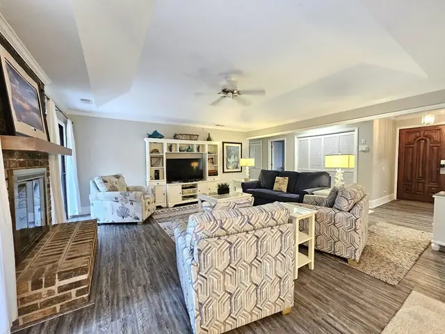 Living room of this home in Sea Pines