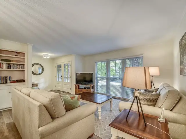 Living room of this home in Sea Pines