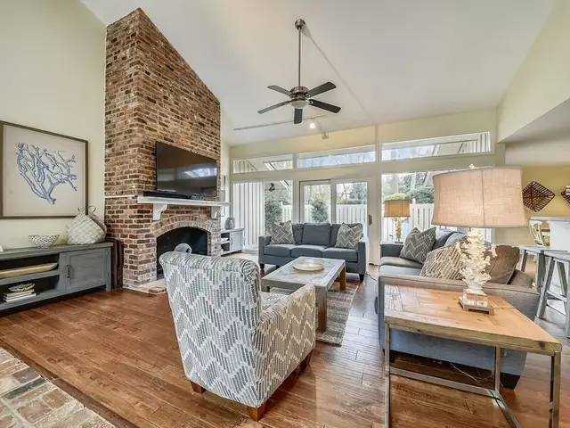 Living room of this home in Sea Pines