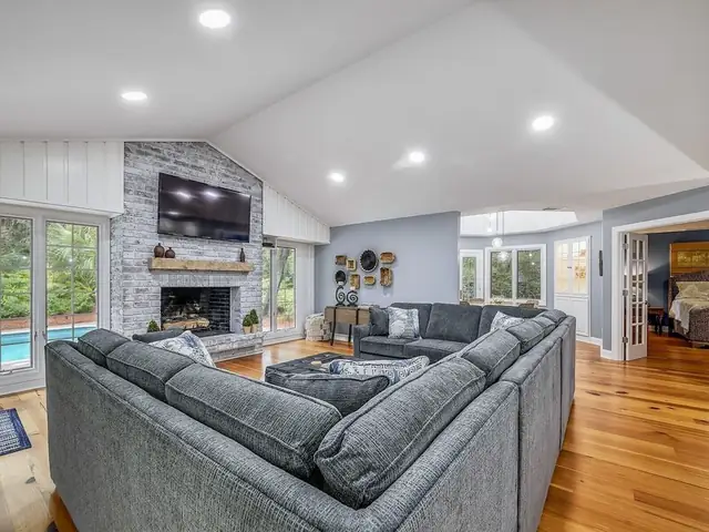 Living room of this home in Sea Pines