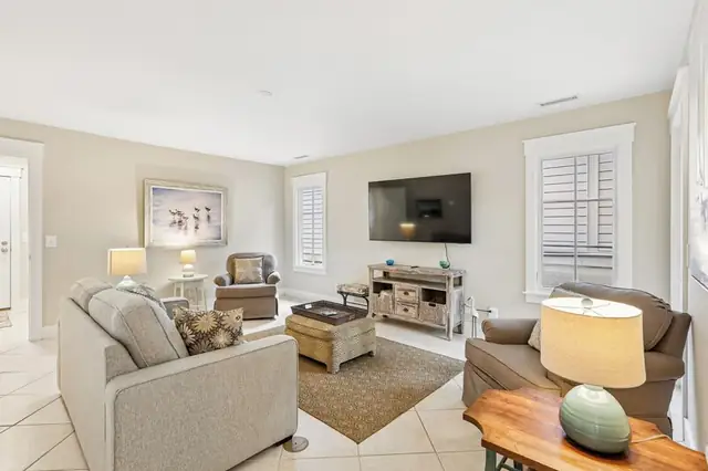 Living room of this home in Sea Pines