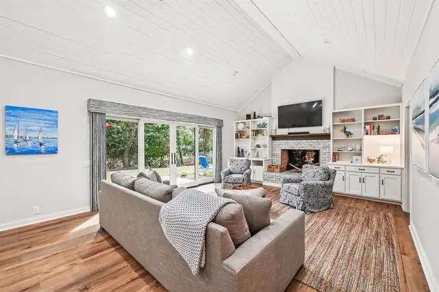 Living room of this home in Sea Pines