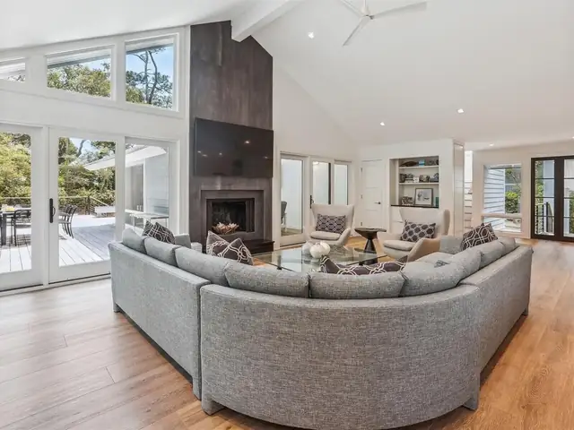 Living room of this home in Sea Pines