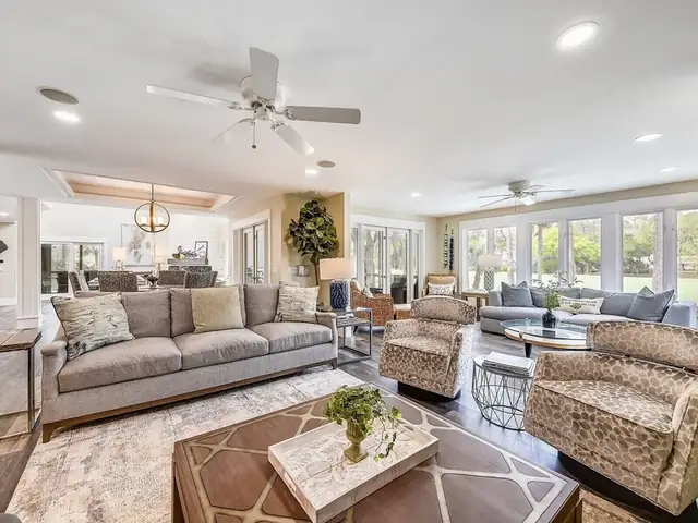 Living room of this home in Sea Pines