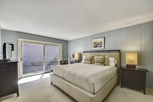Bedroom of this home in Sea Pines