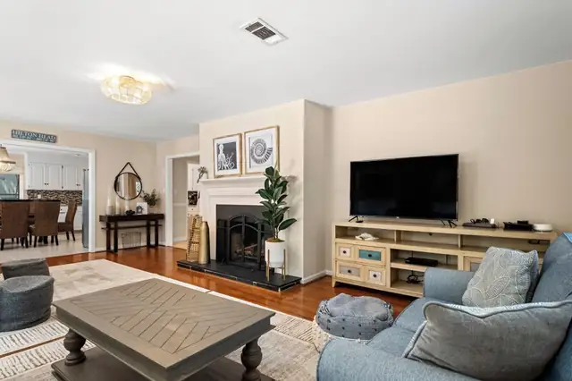 Living room of this home in Sea Pines