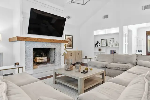 Living room of this home in Sea Pines