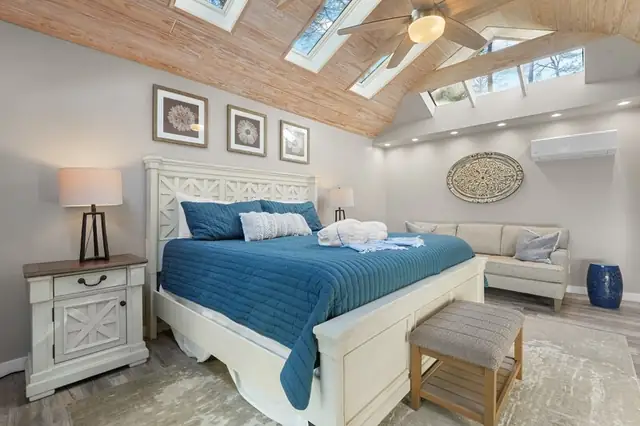 Bedroom of this home in Sea Pines