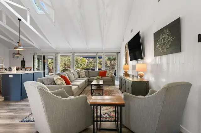 Living room of this home in Sea Pines