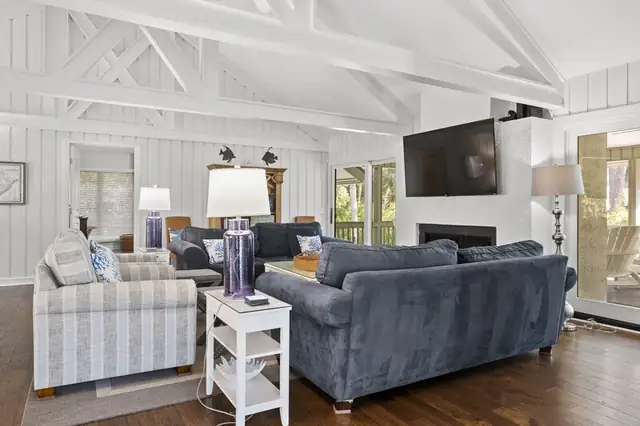 Living room of this home in Sea Pines