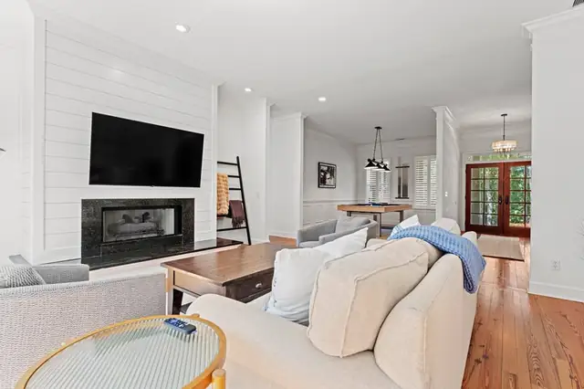 Living room of this home in Sea Pines