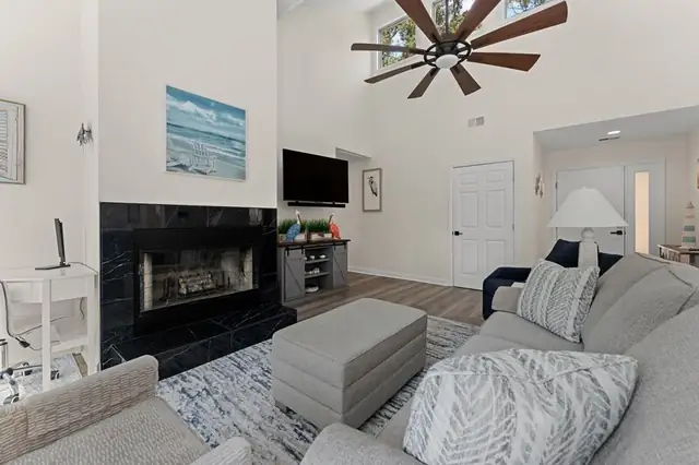Living room of this home in Sea Pines