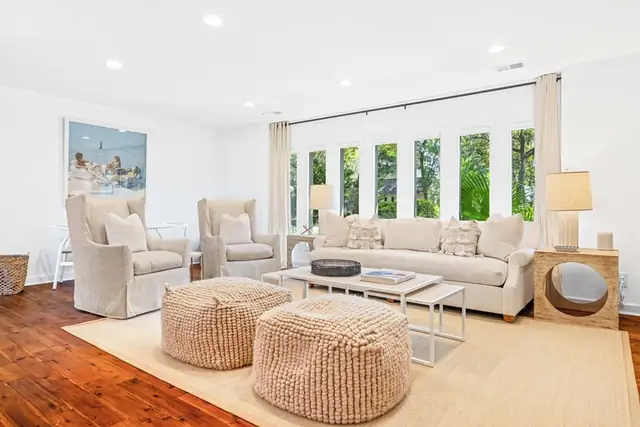 Living room of this home in Sea Pines
