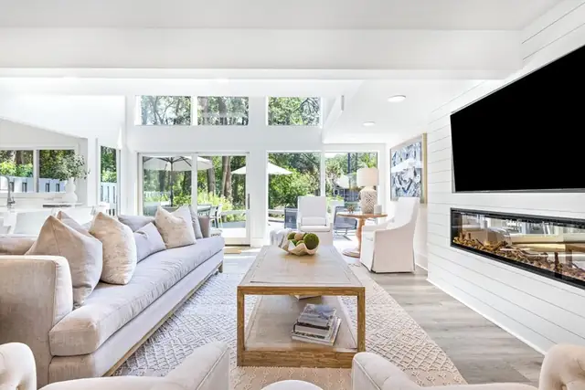 Living room of this home in Sea Pines