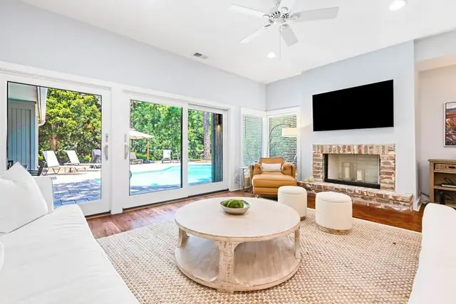 Living room of this home in Sea Pines