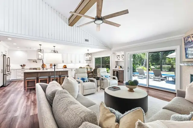 Living room of this home in Sea Pines