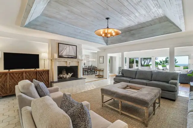 Living room of this home in Sea Pines