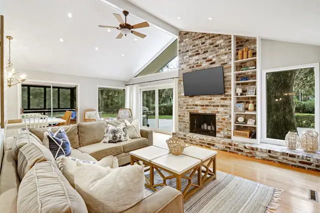 Living room of this home in Sea Pines