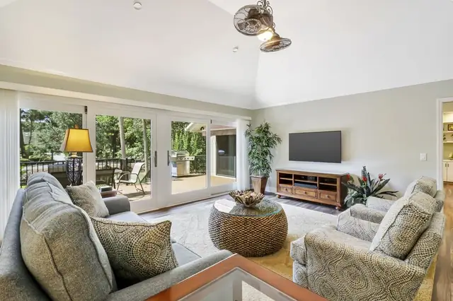 Living room of this home in Sea Pines