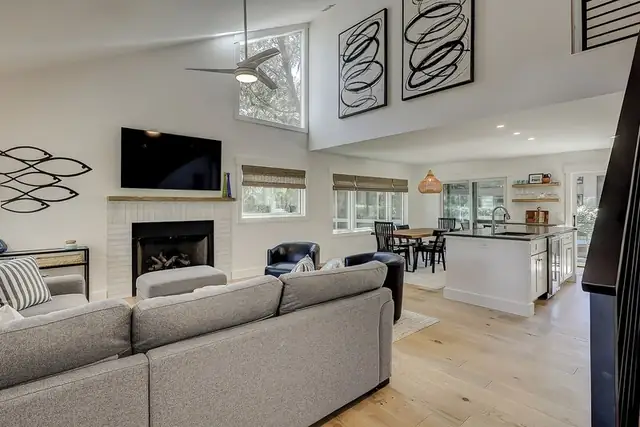 Living room of this home in Sea Pines