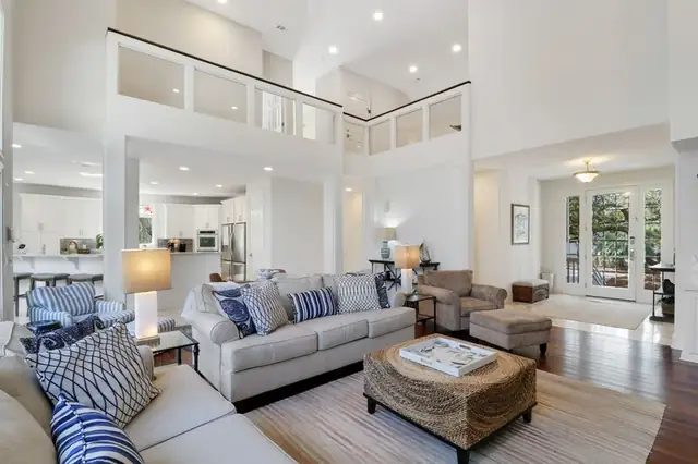 Living room of this home in Sea Pines