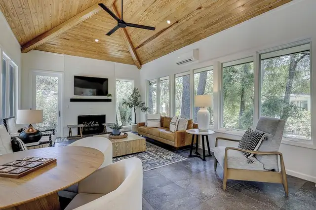 Living room of this home in Sea Pines