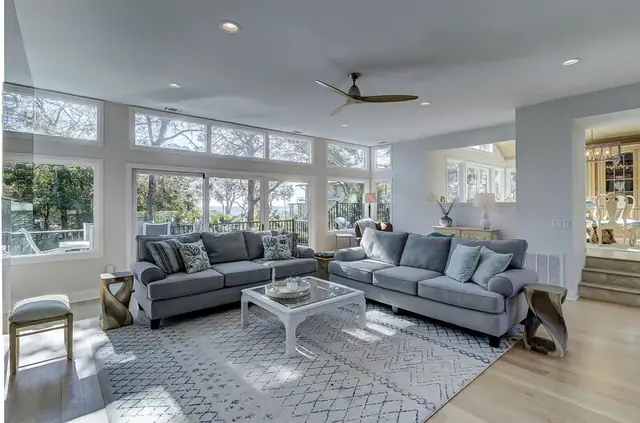 Living room of this home in Sea Pines