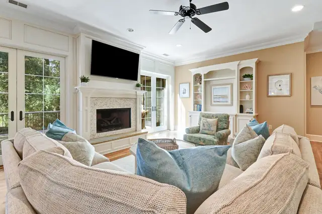 Living room of this home in Sea Pines