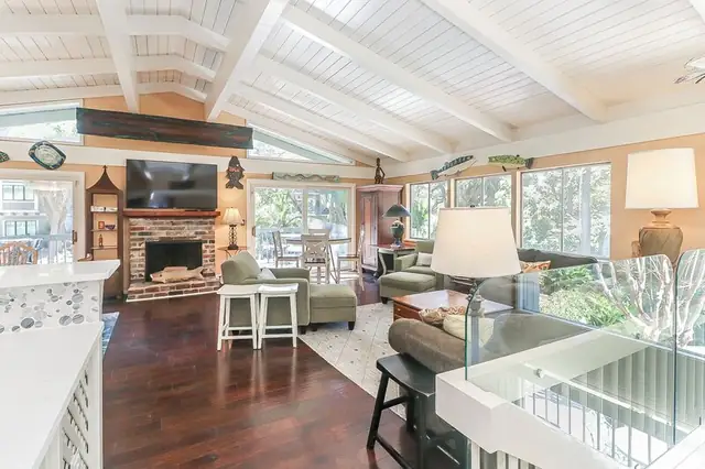 Living room of this home in Sea Pines