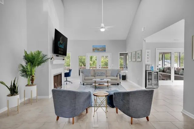 Living room of this home in Sea Pines