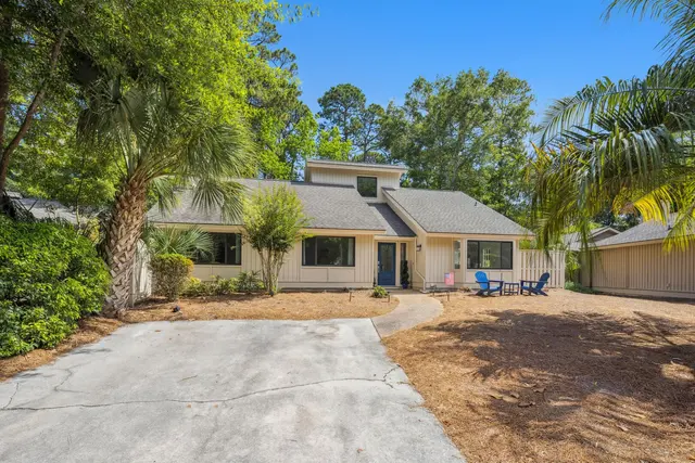 Outside of this home in Sea Pines